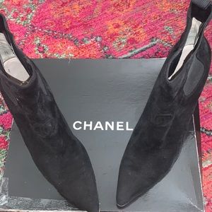 Chanel • Black Suede Booties Ankle Boots Logo Camoscio size 40/9.5 original box